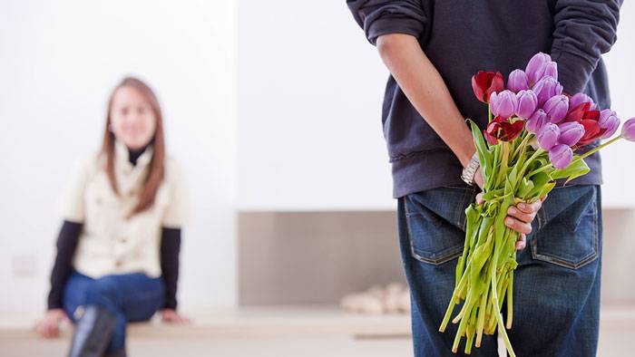 چرا یک دختر باید تو خونه منتظر خواستگار باشه؟