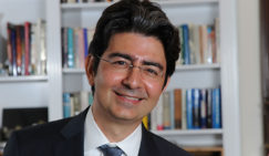 Pierre Omidyar Biography, Chairman of eBay Website Pierre Omidyar Biography