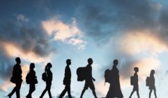 آیا ما انسان کاملی هستیم؟ چگونه میتوانیم انسان کاملی باشیم؟ انسان کامل